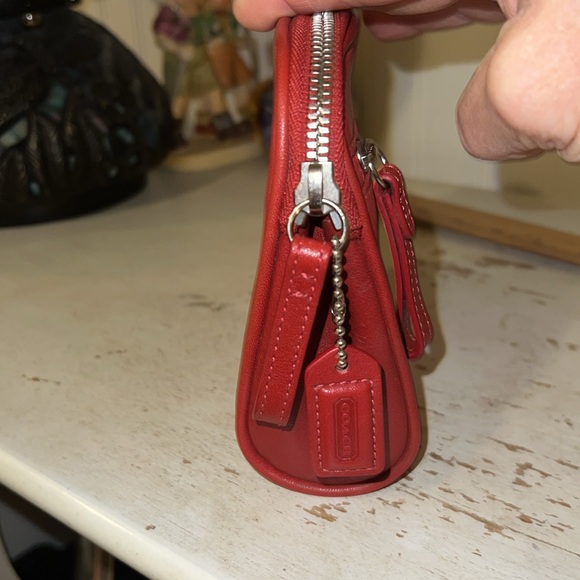 Vintage Coach red leather cosmetics case makeup - Picture 2 of 10